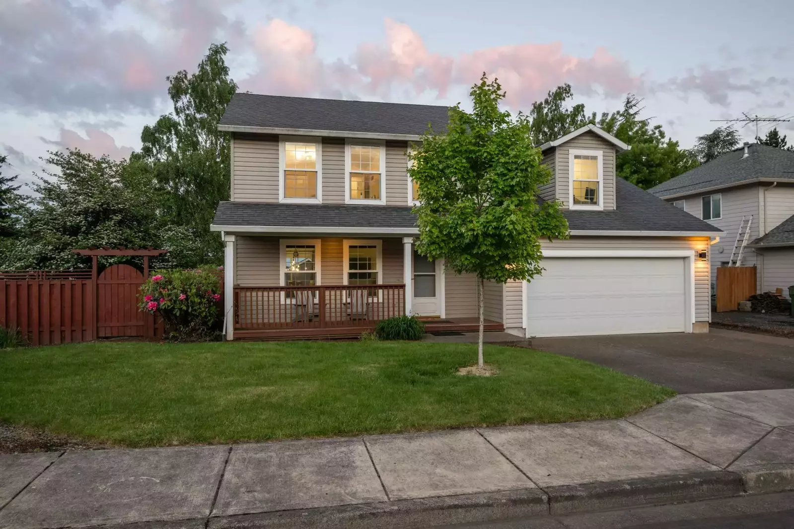 "Beautiful house, enough space for all 8 of us, easy to find, would stay here again!" - Kim