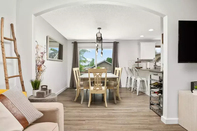 "Great location for visiting wineries. Home was spacious and cozy." - Heidi