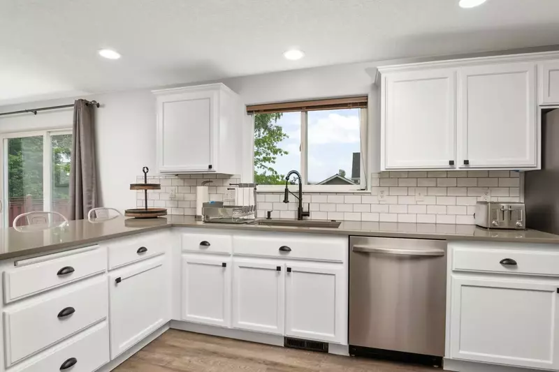 "Wonderful for our trip to celebrate my 50th birthday. Lots of great restaurants in a short walk. The house was clean and well provisioned." - Colleen