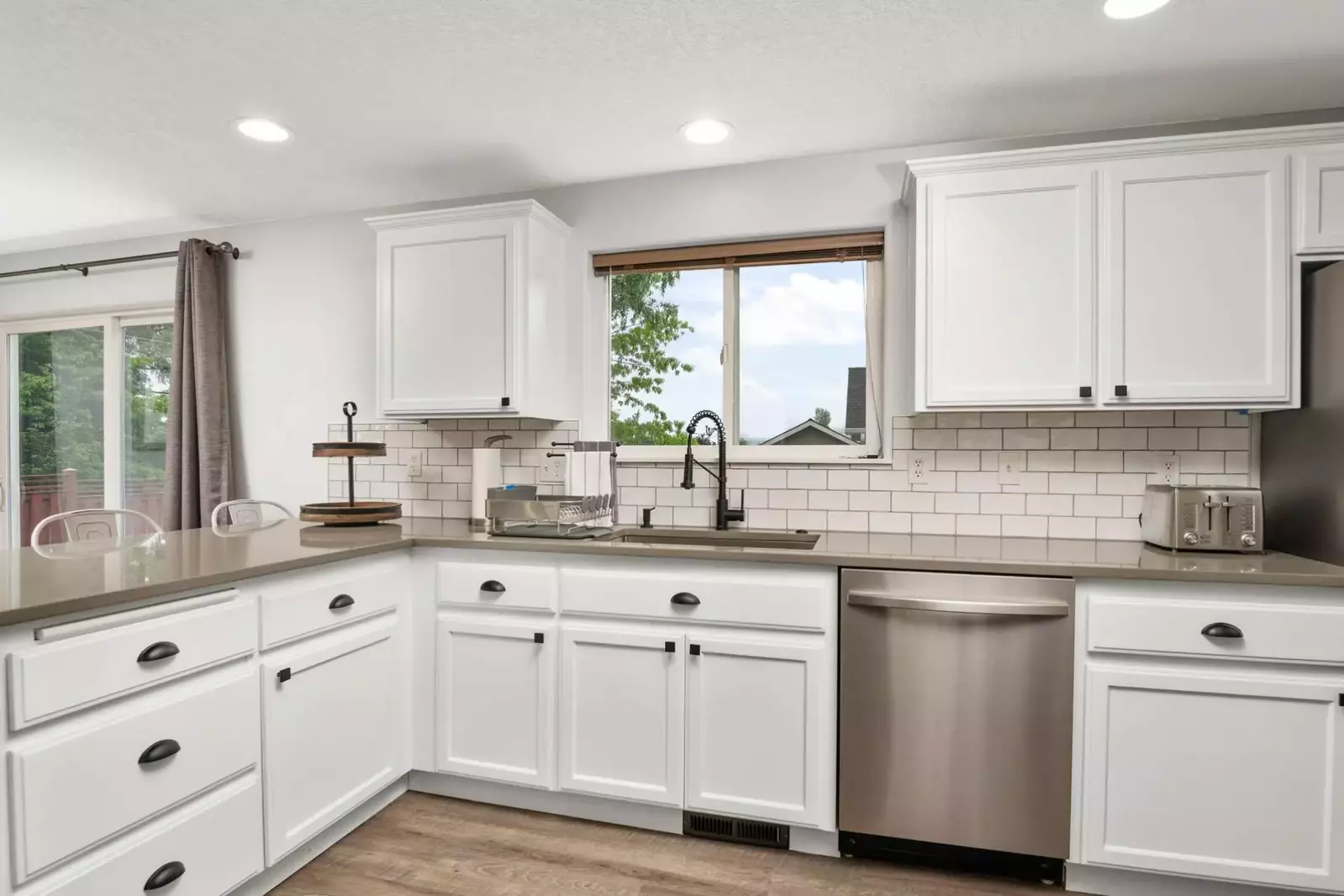 "Wonderful for our trip to celebrate my 50th birthday. Lots of great restaurants in a short walk. The house was clean and well provisioned." - Colleen