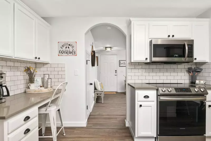 "We had a lovely stay at the Kef house! All the rooms were well appointed. Bedrooms were comfortable and the kitchen had everything" - Cynthia