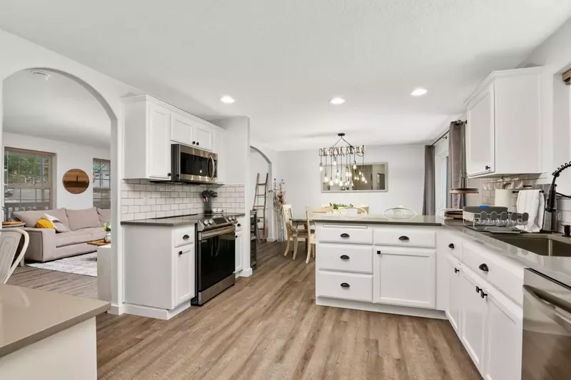 "This house was everything we expected and more! Great time and great hosts!" - Abby