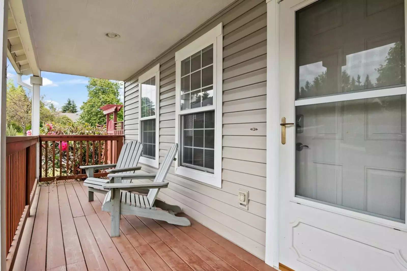 "The home had plenty to do and was clean, well appointed and comfortable. We would definitely stay here again!!" - Rachel