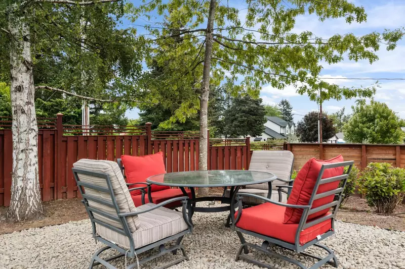 "This place had something that everyone in our family enjoyed. Had room for the kids to run around and play safely." - Carron