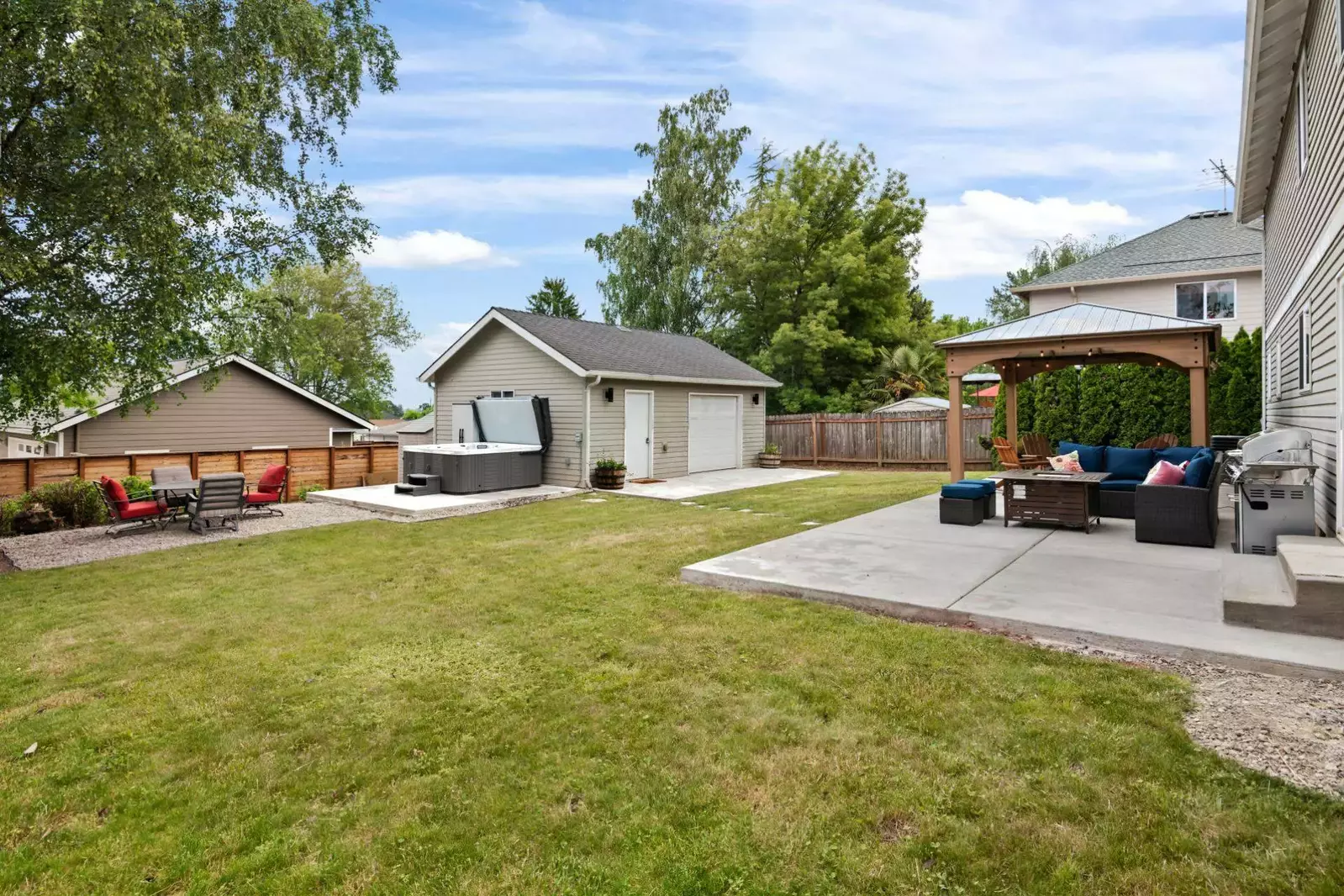 "Beautiful house with lots of space for a girls weekend. Absolutely loved the backyard space on a beautiful spring day." - Cassie