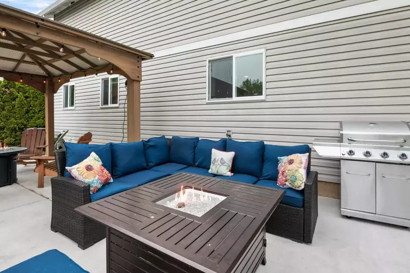 "As advertised and in great location. Clean and lots of fun entertainment. Would stay again again!!" - Jennifer