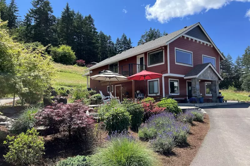 Welcome to Santos Family Farm Retreat. We hope we get to host you at the working farm in the heart of the Willamette Valley.