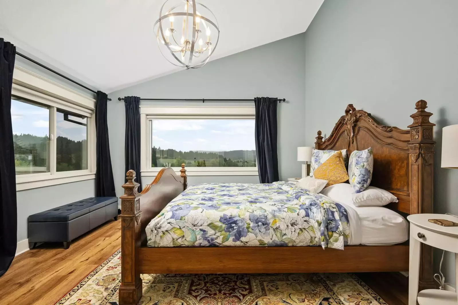 "This is the 2nd time we have stayed at this location. The rental has everything we needed for our stay. Beautiful location" - Christopher