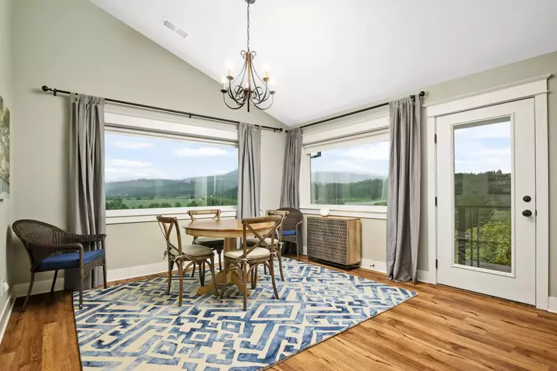 "This is a beautiful place to relax and enjoy wine country. We would happily stay here again." - Jannice