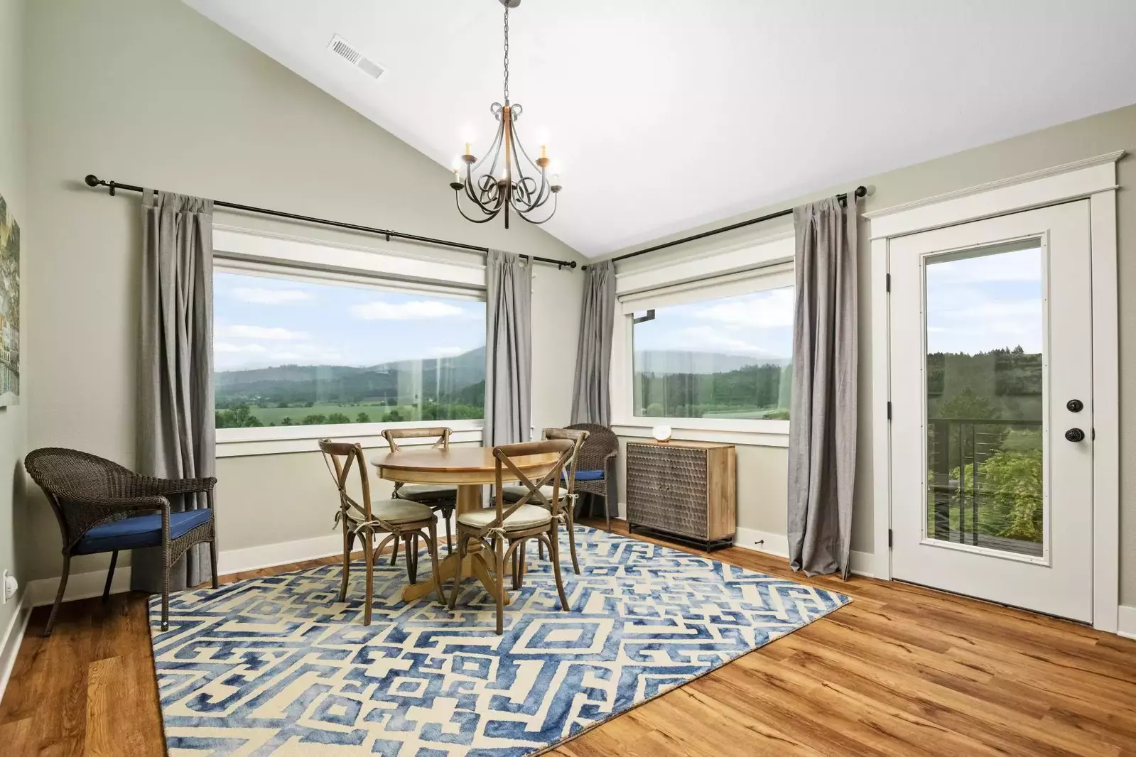 "This is a beautiful place to relax and enjoy wine country. We would happily stay here again." - Jannice