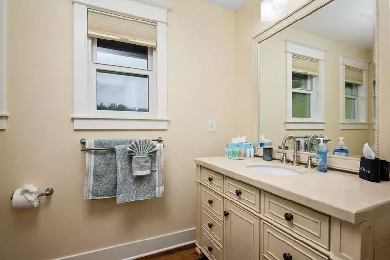 "It was quiet with plenty of space to walk. A wonderful place to have an anniversary getaway." - Brooke