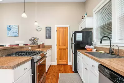 Cook delicious meals for breakfast, lunch, and dinner in this fully equipped kitchen. We suggest grabbing some seafood from a local market.