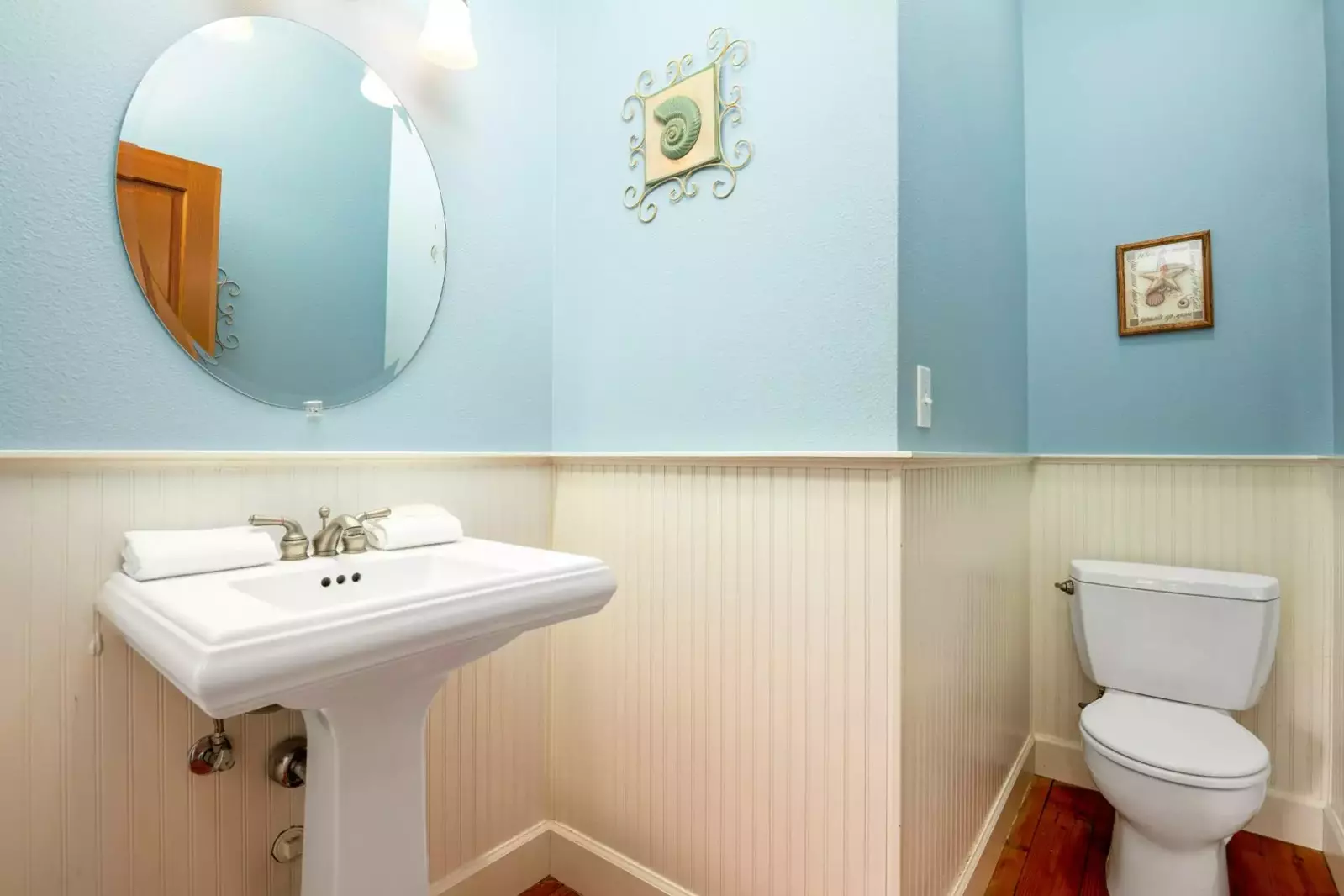 Really enjoyed our stay at Pacific Star. There were six of us, & the 4 bed, 4 bath layout gave us room to spread out and use the ample space - Darren