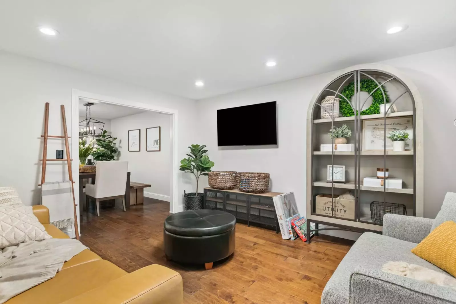 The place was clean and welcoming.  -Anneleise