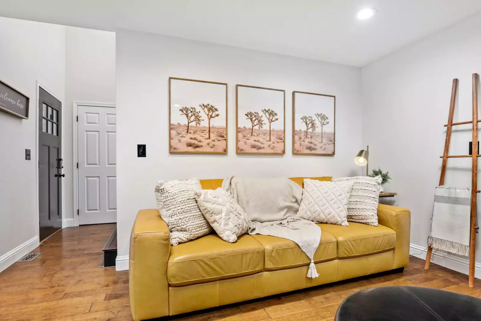 "This house was gorgeous, clean, spacious." - Rozanne