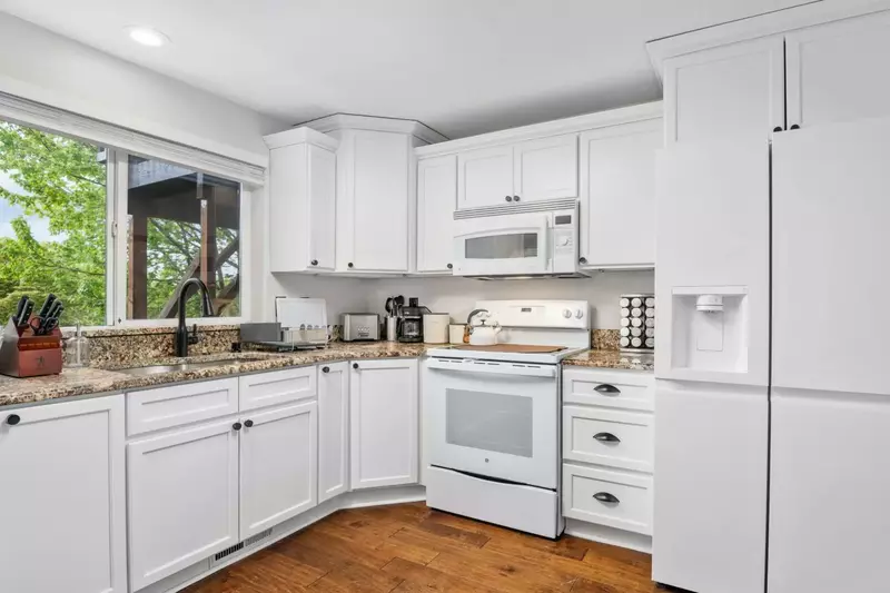 "The home is very comfortable and roomy. We would definitely stay here again" - Ronda