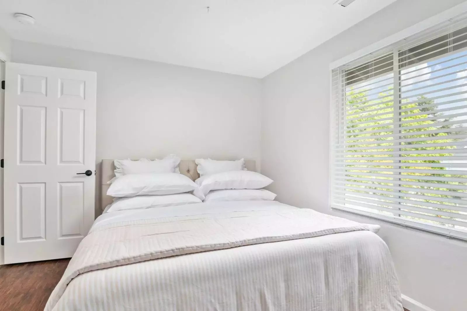 "We had a great stay at this place, and would come again.  The  house was even larger than what the pictures depicted" - Phillip