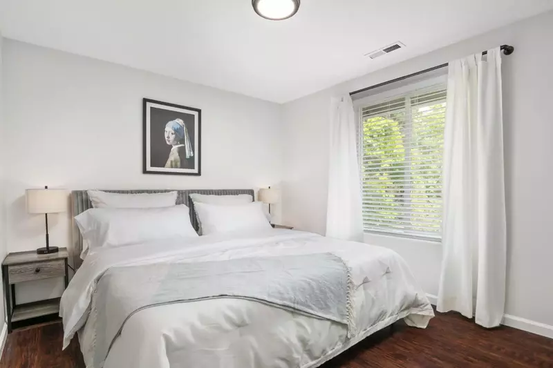 "We will definitely be back!  Highly recommend this place/host!  Very friendly and easy to work with.  Thank you!!" - Deak