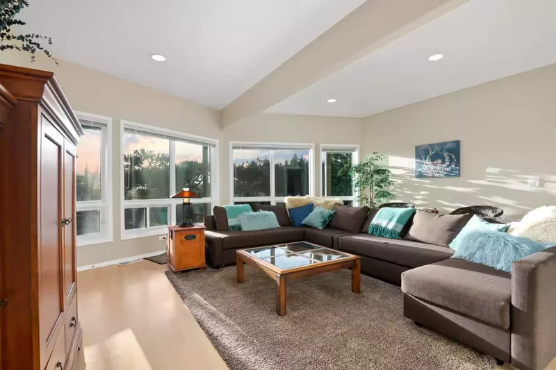 "Everything was basically perfect. Some of the highlights were the view, location and neighborhood and the cute path to the beach." - Shaunie