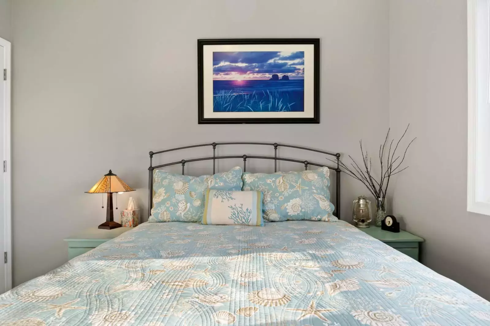 "Sat in the hot tub, flew kites on the beach, and watched beautiful sunsets on the deck. comfortable and clean, would highly recommend" - Toni