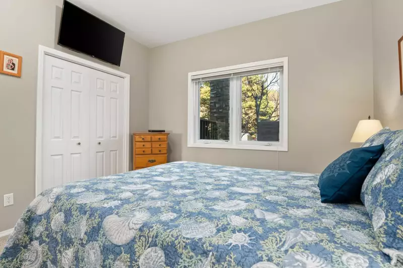 "Lovely private path to the beach, had all the amenities we needed and a short drive to food & shops." - Patty