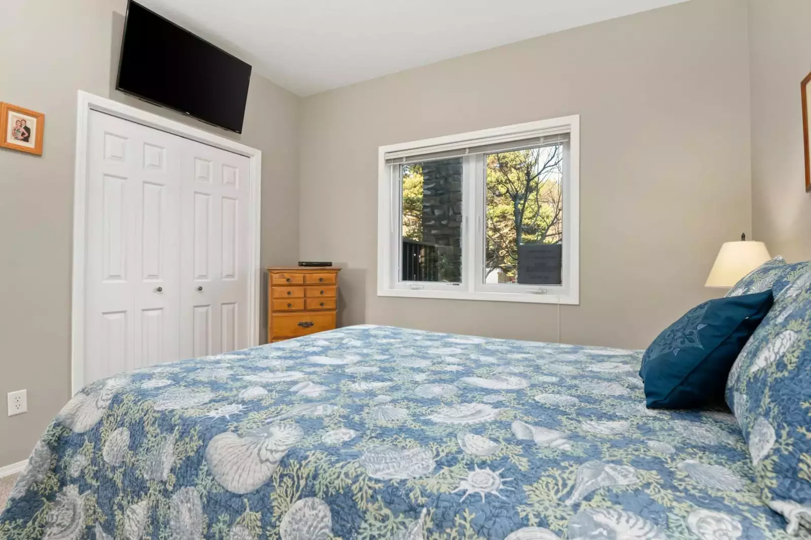 "Lovely private path to the beach, had all the amenities we needed and a short drive to food & shops." - Patty