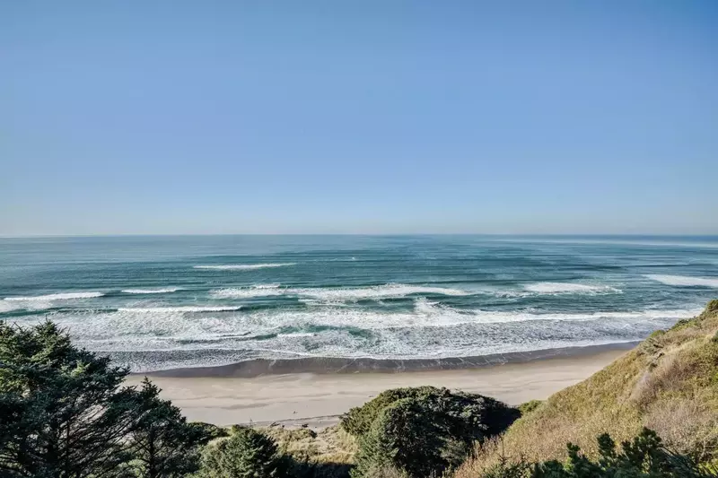 "Stayed with my partner and two kids. Lovely location. Well stocked. Host is very responsive. Highly recommend." - James