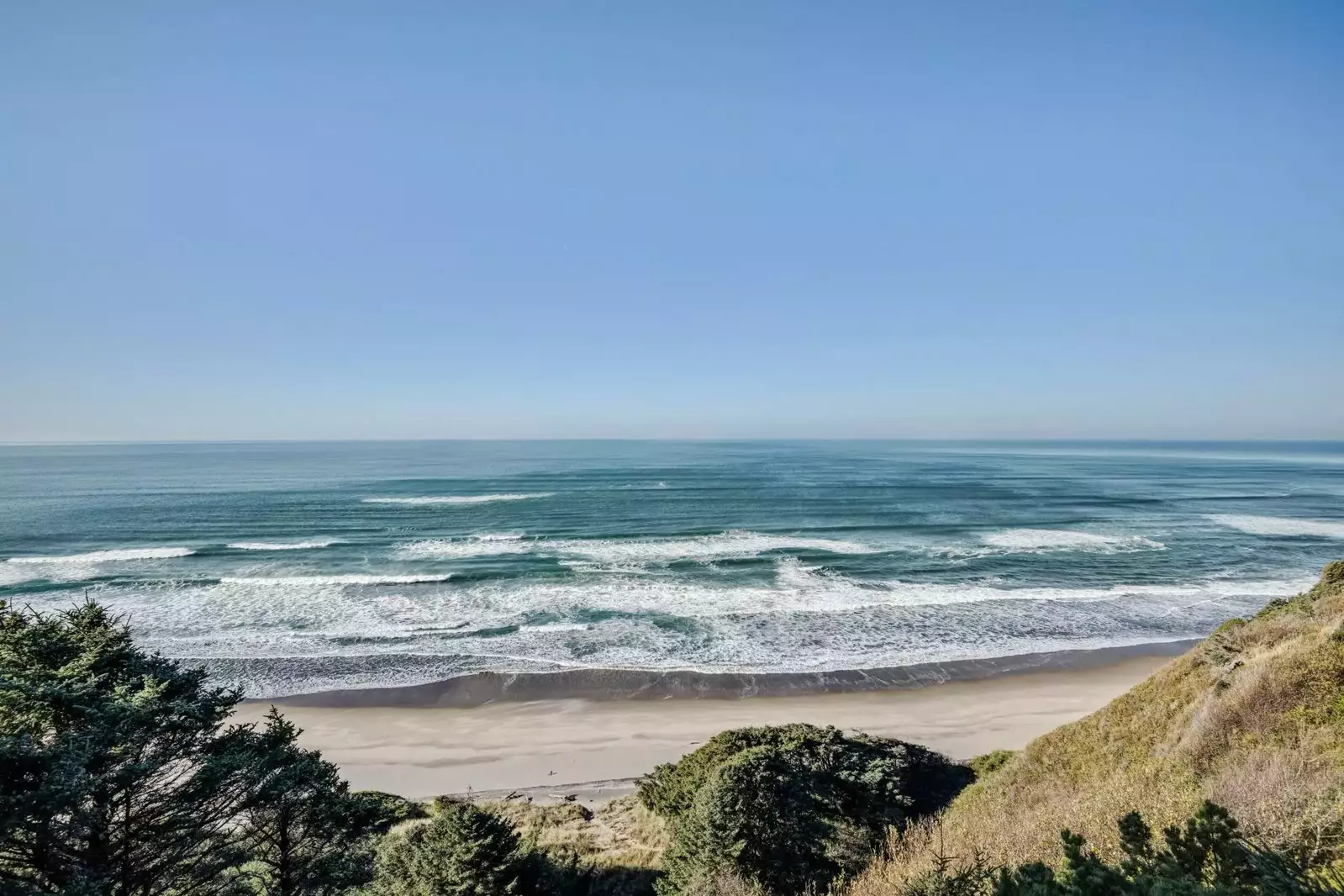 "Stayed with my partner and two kids. Lovely location. Well stocked. Host is very responsive. Highly recommend." - James