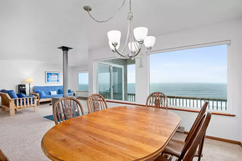 "The view was amazing, access to the beach on foot was good for most levels of ability. We would stay here again." - Rebecca