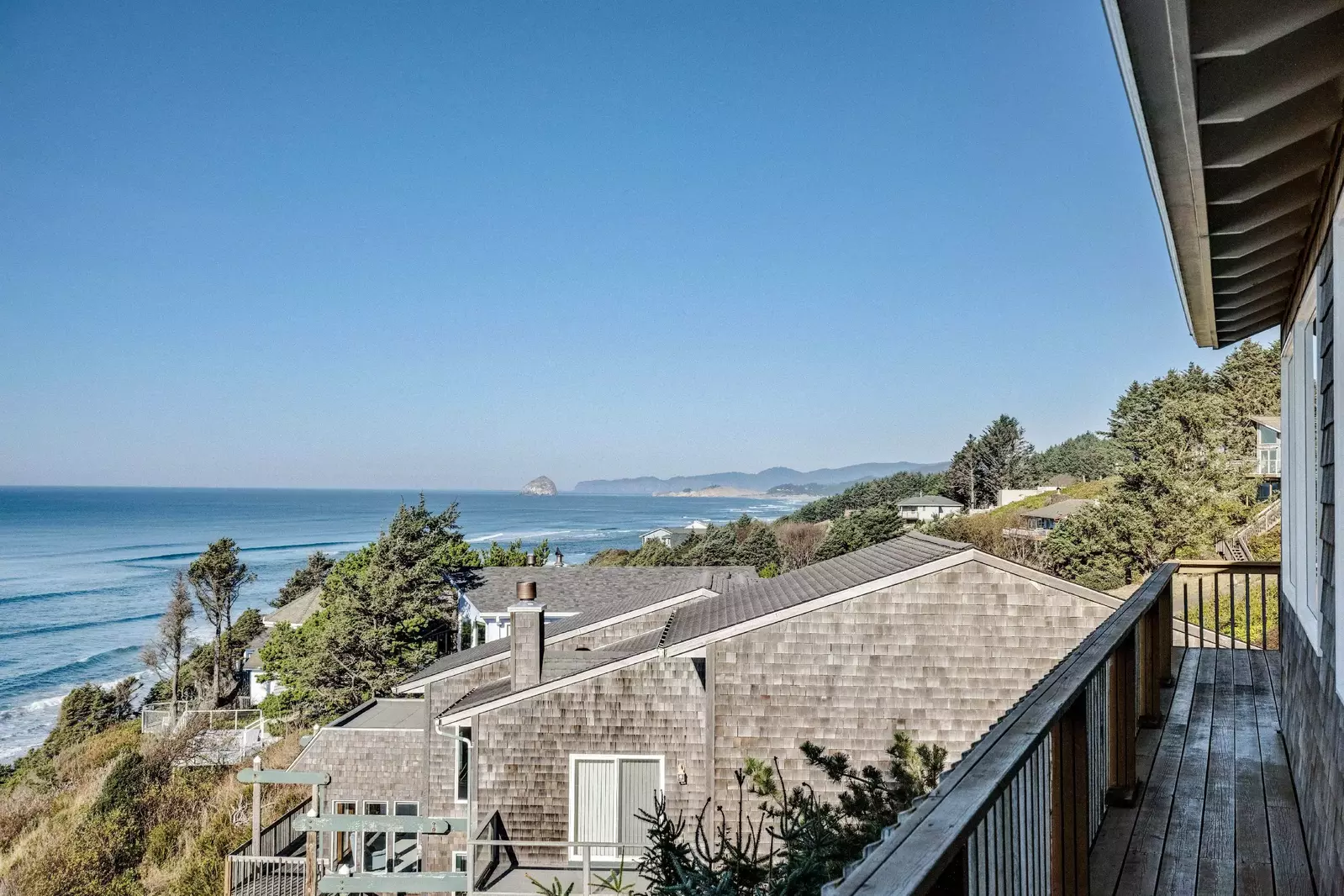 The Oregon Coast is full of natural wonders. We are happy to recommend our favorite hikes, parks, tidepools, and more.