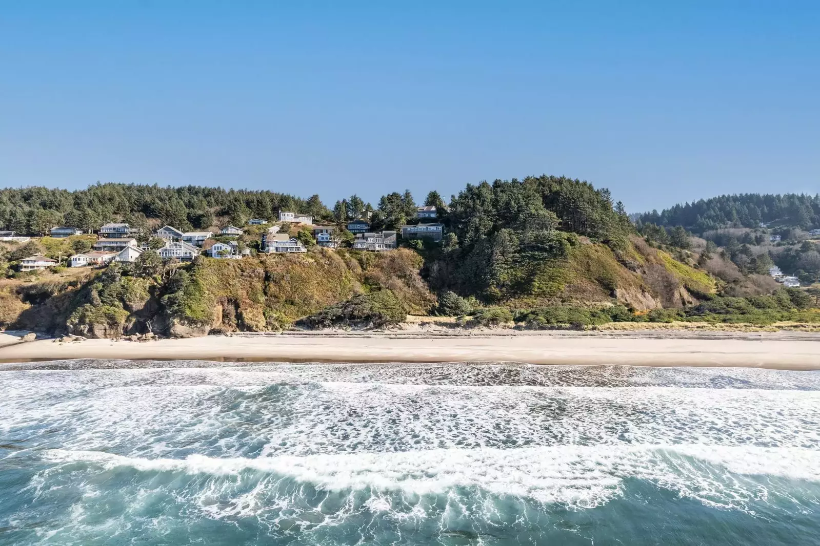 "This location had stunning, sweeping views! The windows were huge and crystal clear." - Mary