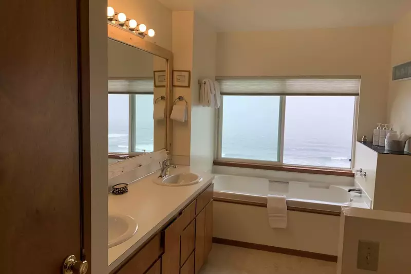 "The views from this house were absolutely amazing! We opened the window in the bedroom each night and fell asleep to the sound of the waves." - Steph