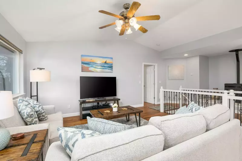 Watch you favorite movies, shows, and sports on this smart tv.