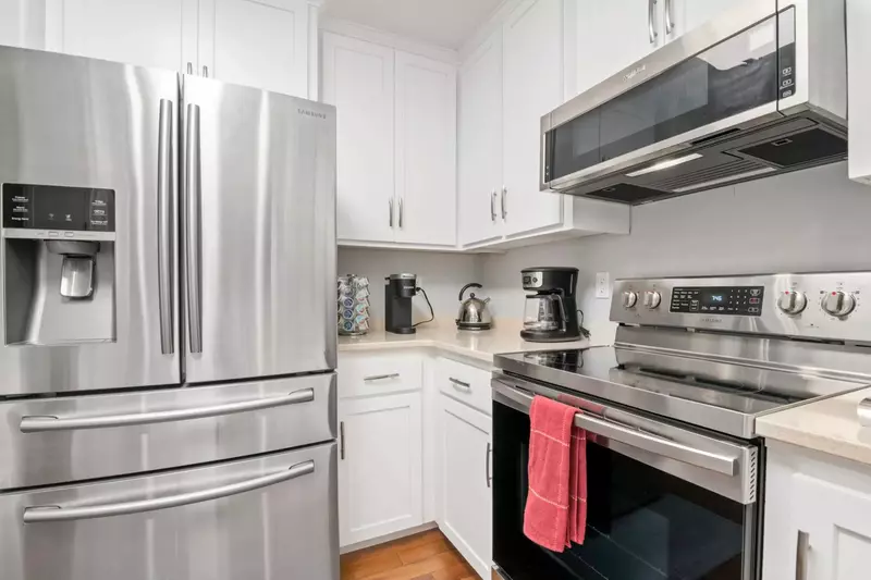 "The house was beautiful. The view was gorgeous and checkout was the easiest I have ever experienced." - Tosha