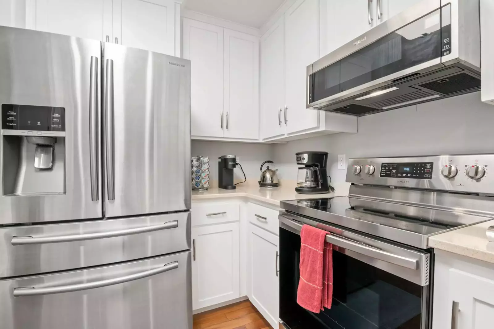 "The house was beautiful. The view was gorgeous and checkout was the easiest I have ever experienced." - Tosha