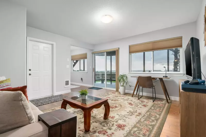 "This place was bright and airy, and had beautiful views. It was a quiet and peaceful place." - Jessica