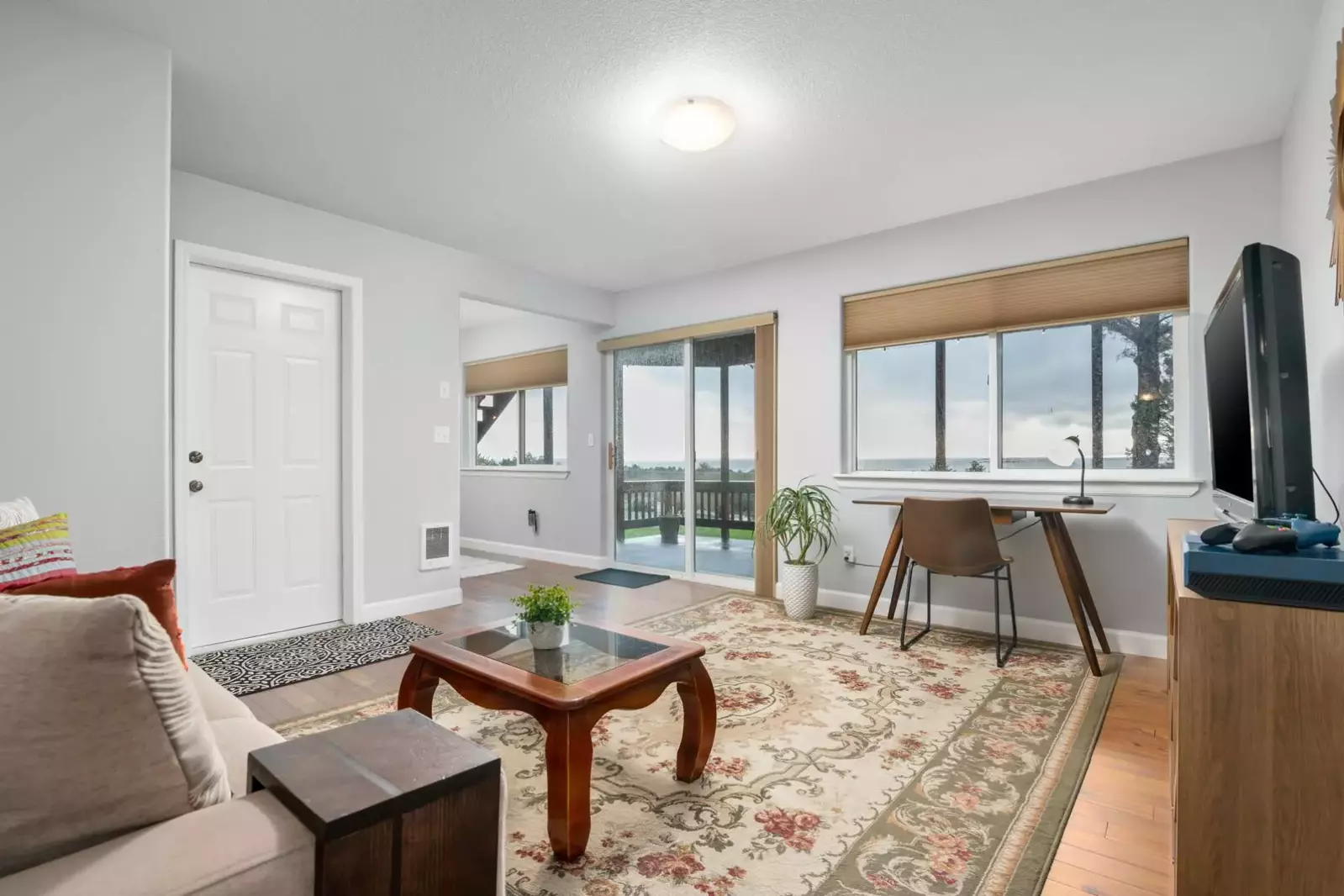 "This place was bright and airy, and had beautiful views. It was a quiet and peaceful place." - Jessica