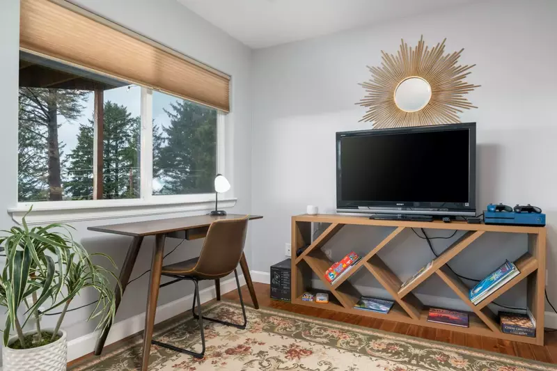 "Beautiful home. Squeaky clean. Close to everything but still felt like we were comfortably tucked away. Would definitely stay again." - Elizabeth