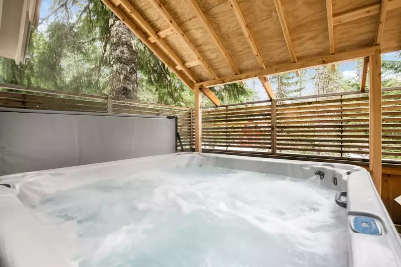 "The hot tub was perfect and so nice in the snow. We will be back!" - Roxanne