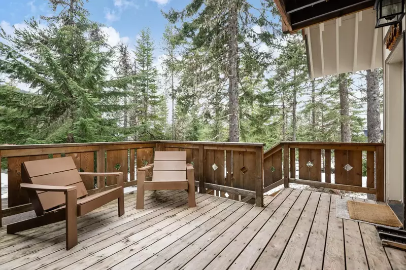 Enjoy the beauty of Mt Hood while relaxing on the deck.