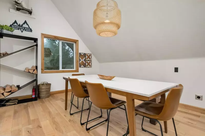 "A great place for a large group. Each floor has 1 or 2 bedrooms and a nice bath. 1st floor has small kitchen and small dining area." - Jeremy