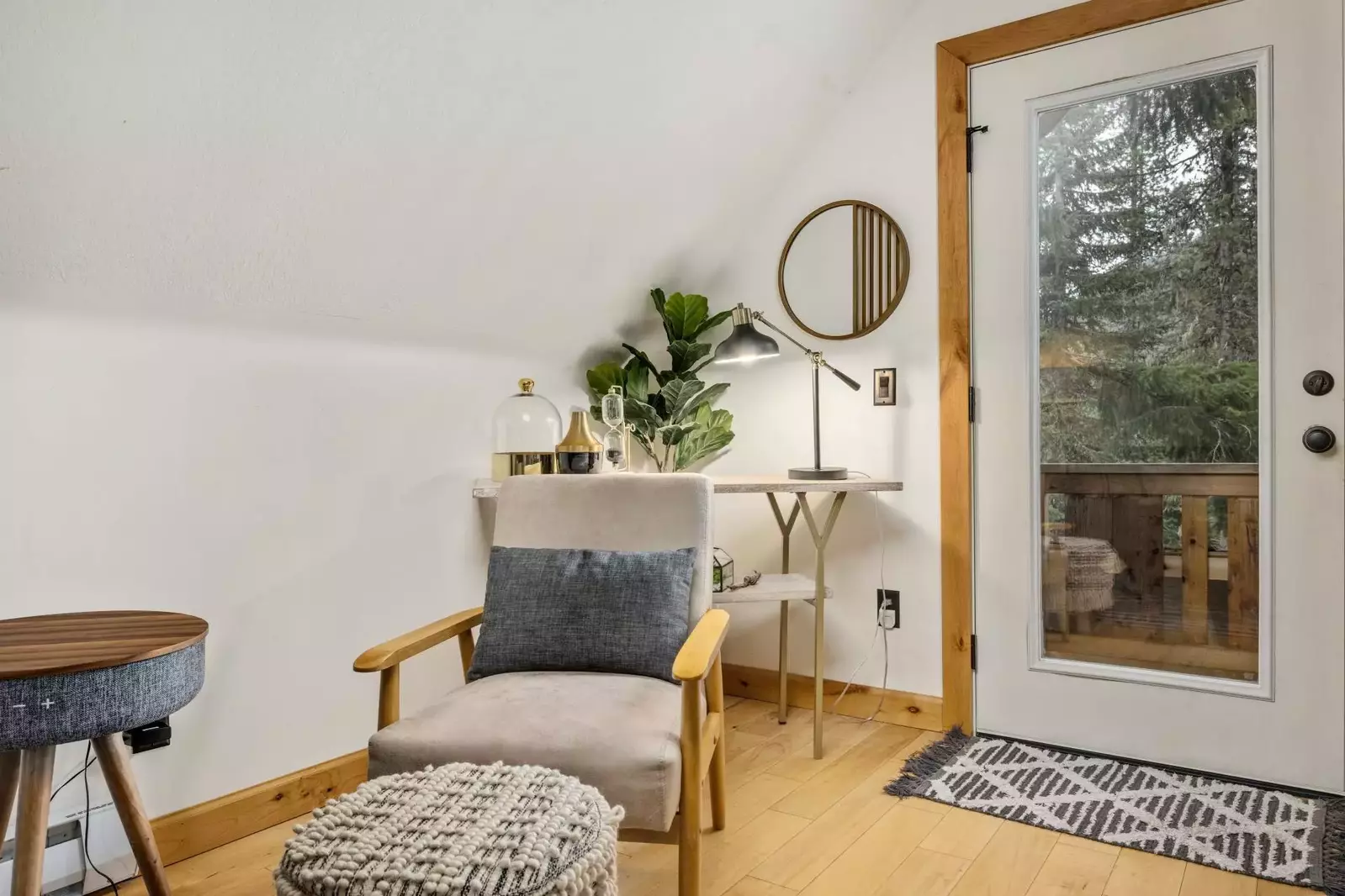 "A gorgeous place to stay in Government Camp! The cabin was spacious and very accommodating!" - Sarah