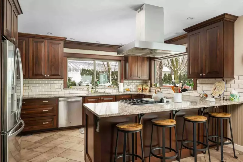 "Tons of space. Super-well stocked kitchen. Updated appliances." - Steve