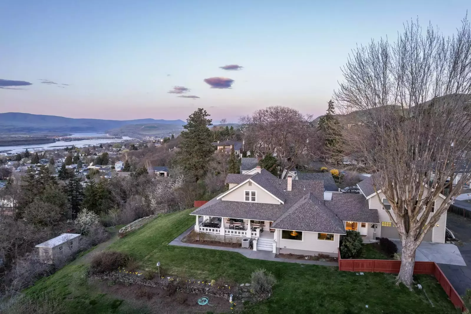 "Huge space with a beautiful view!" - Neely