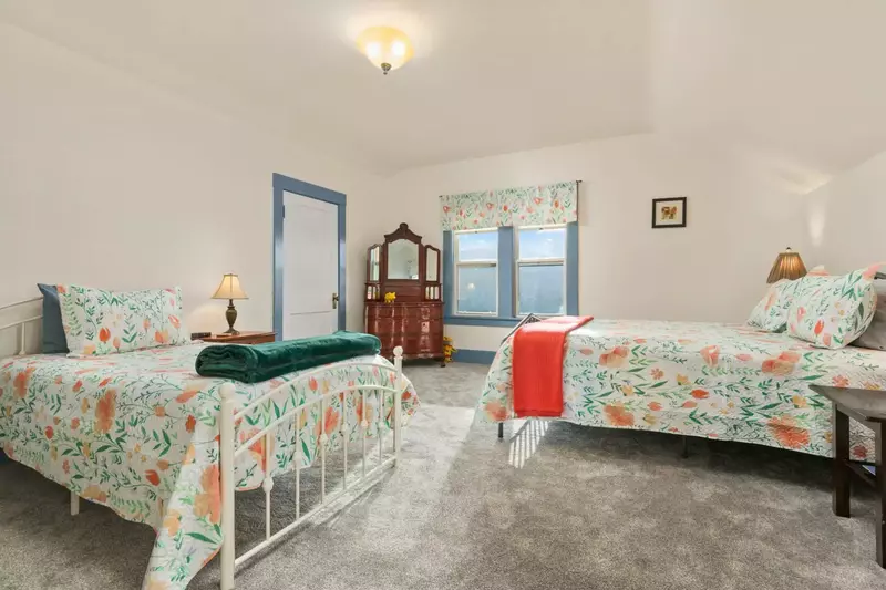 "Beautiful home to share with family. Would stay again!" - Alice