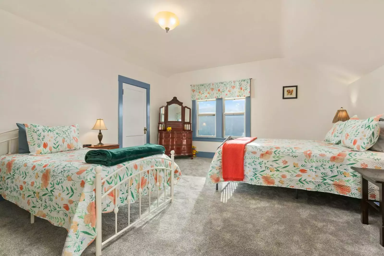 "Beautiful home to share with family. Would stay again!" - Alice