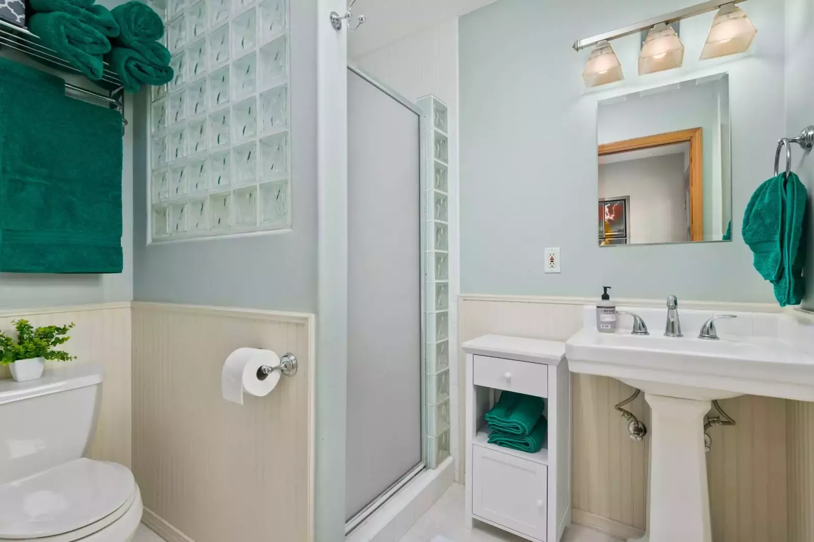 "We have so much room for the ten of us. Well appointed and maintained." - Ryan G.