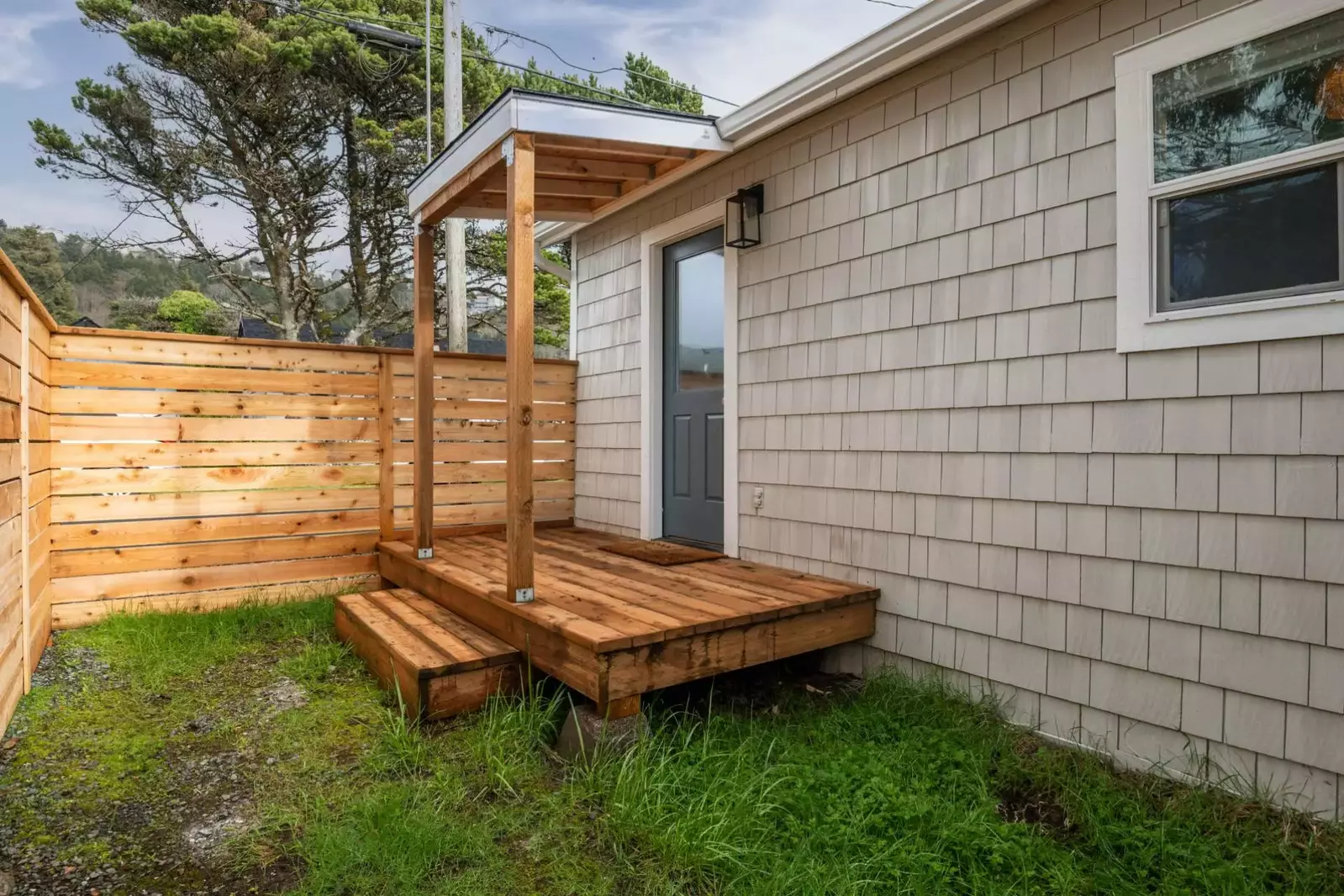 "It was the perfect stay for our little family. There was plenty of room for our pack and play in the bedroom." - Elizabeth