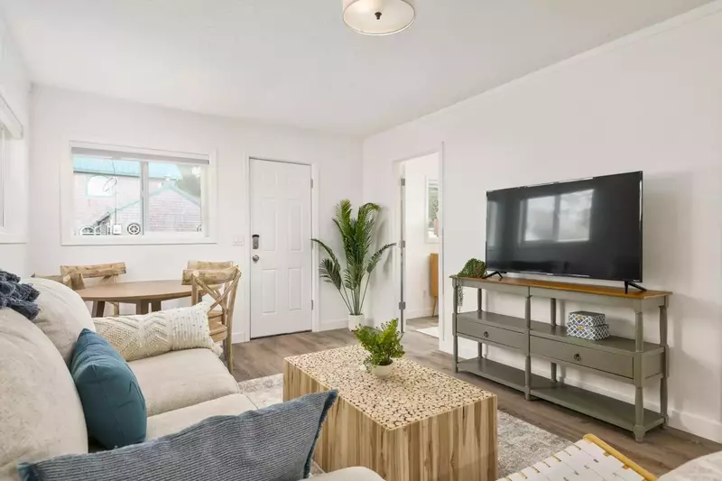 Welcome to the Coral Cottage Unit 3. We hope we get to host you at this Rockaway Beach rental. Please reach out with any questions.