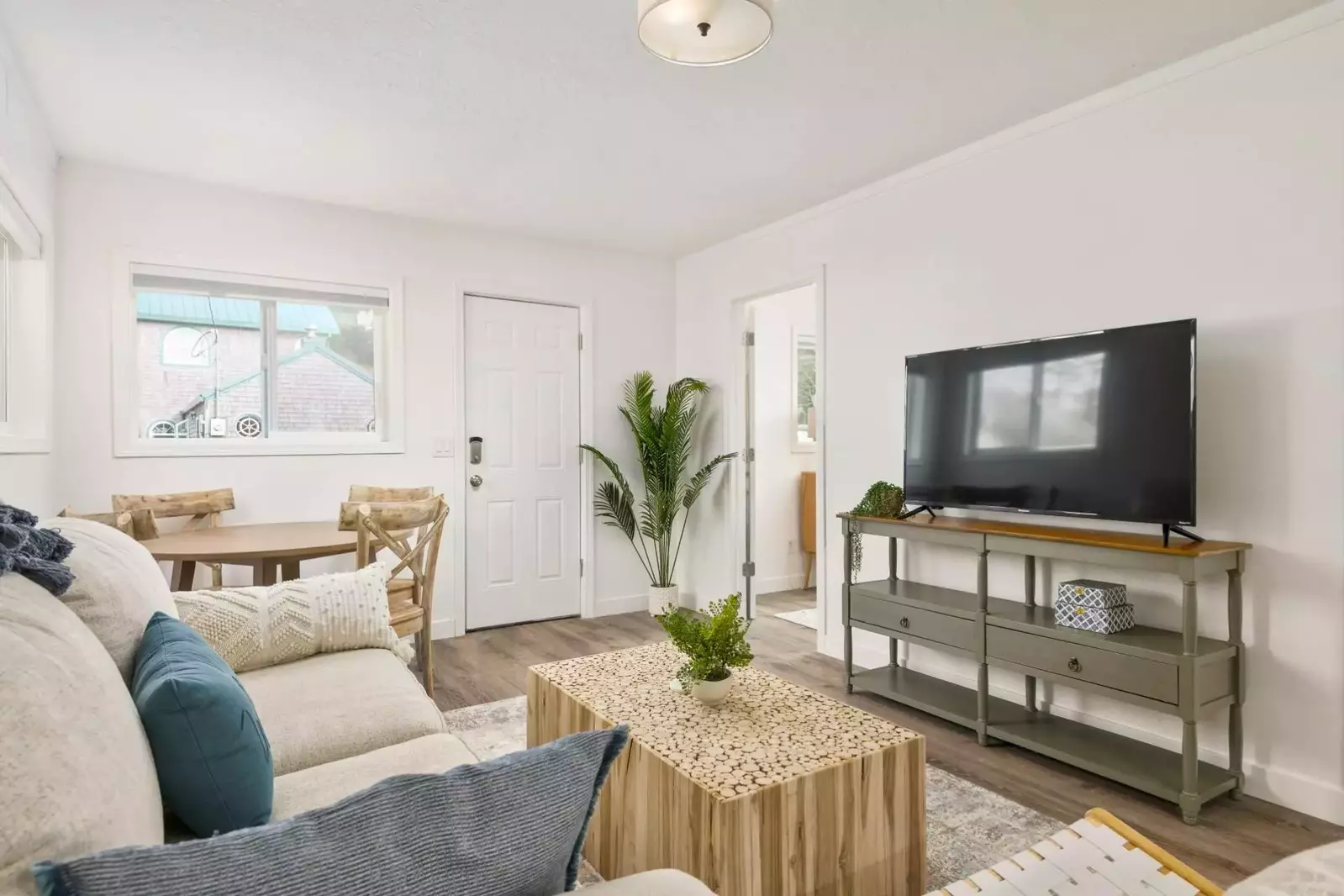 Welcome to the Coral Cottage Unit 3. We hope we get to host you at this Rockaway Beach rental. Please reach out with any questions.